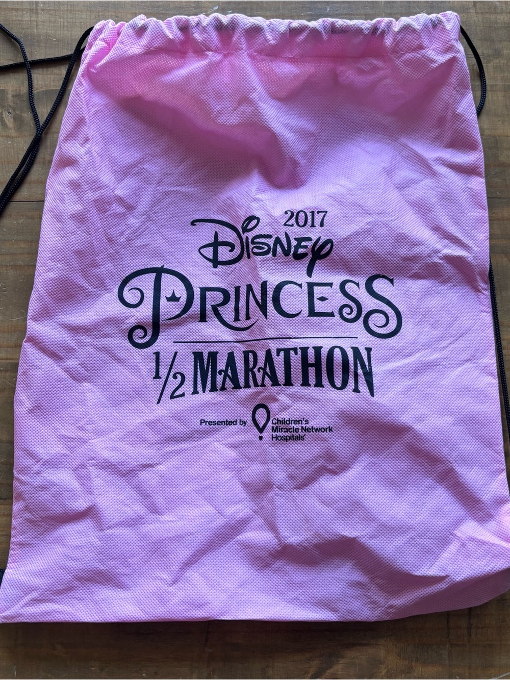 runDisney 2017 Disney Princess 1/2 Marathon Drawstring Bag-Pink/Black